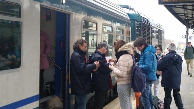 Viaggiare senza biglietto: cambiano le regole, arriva Equitalia