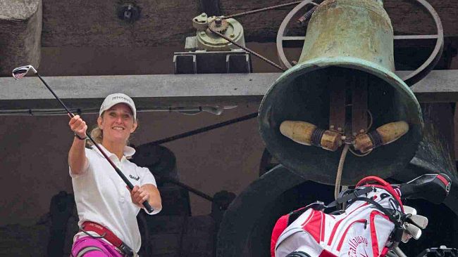 Giulia Sergas, lancio dalla Torre di Arnolfo sul green della Signoria