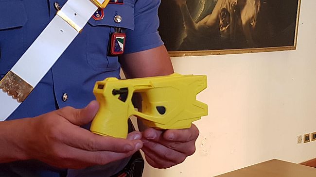 Niente taser per i vigili di Firenze