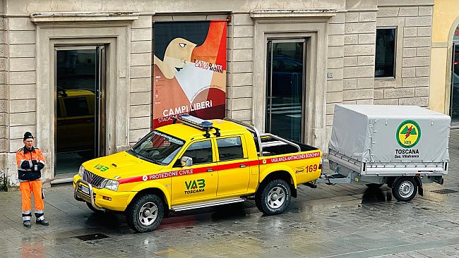 Maltempo: a Firenze l'Arno in lenta discesa