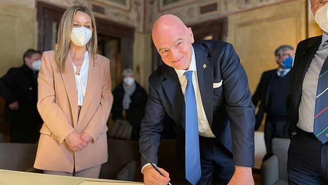 Il presidente Fifa Infantino in Palazzo Vecchio e al Viola Park