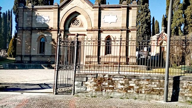 Un libro dedicato al Cimitero degli Allori