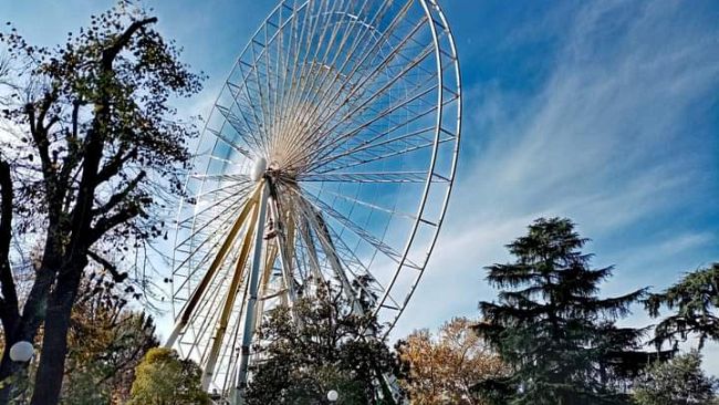 Firenze ecco la ruota panoramica della Fortezza: prende forma
