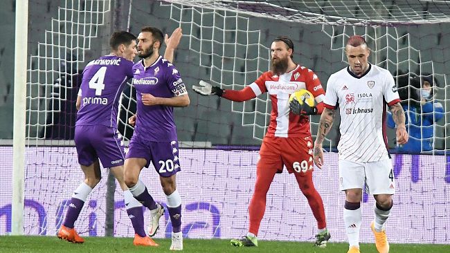 Cagliari battuto: decide un gol di Vlahovic