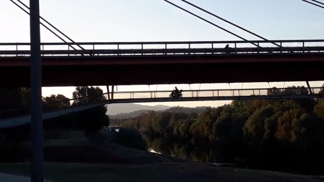 Ubriaca in motorino imbocca contromano il viadotto dell'Indiano