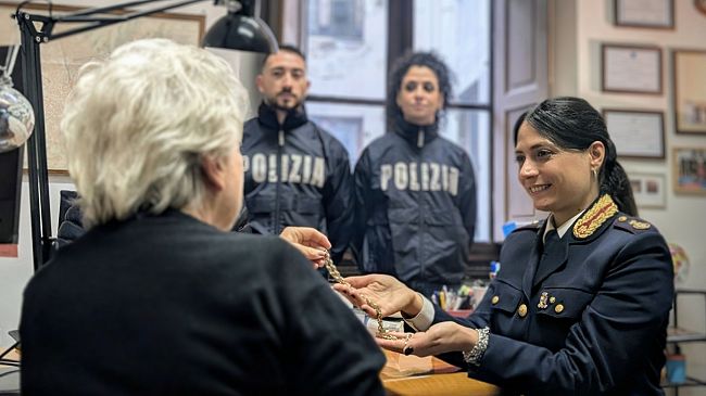 Rapina violenta a un’anziana allo Statuto