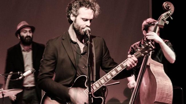 Riccardo Amadei e Les Pastìs - Senza Ombrello 