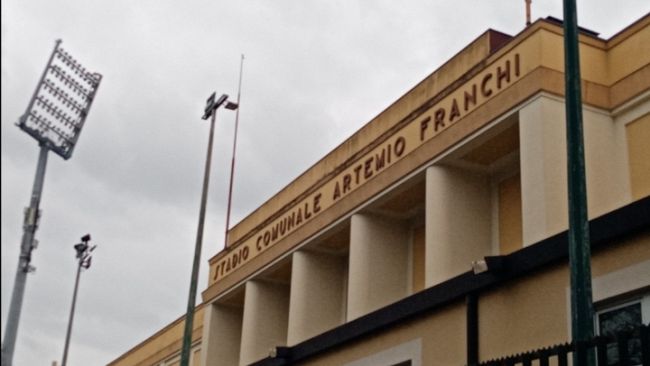 'I soldi per lo stadio provvisorio vadano alle case popolari'