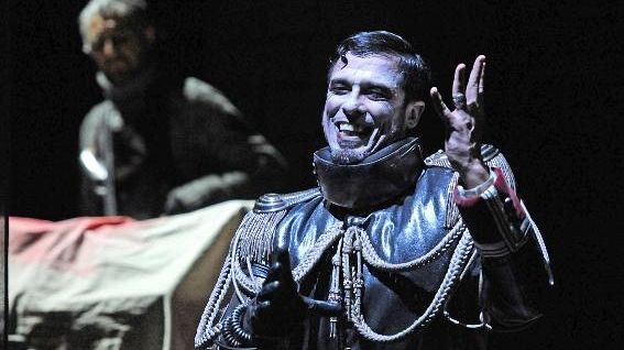 Alessandro Gassmann in essere Riccardo.. e gli altri