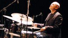 Sabato 25 (ore 22 - Ass.ne Vie Nuove - viale Giannotti - Firenze) il guru del drumming made in Italy