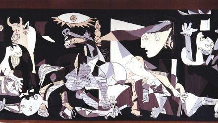 Siena, Santa Maria della Scala: l’arazzo di “Guernica” per la mostra “Arte, Genio, Follia”