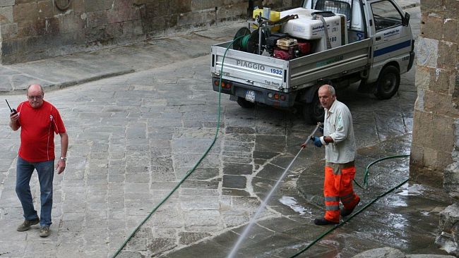 Pulizia strade, ancora niente obbligo di spostare l'auto