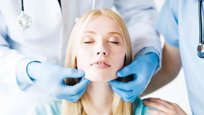 Chirurgia estetica: sempre più persone si sottopongono ad un intervento