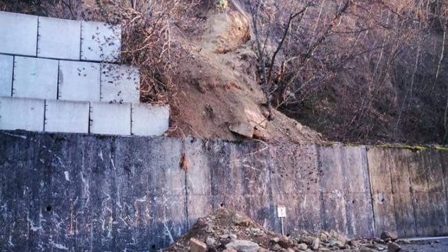 Frana a Vallina, interrotta la strada tra Pontassieve e Firenze