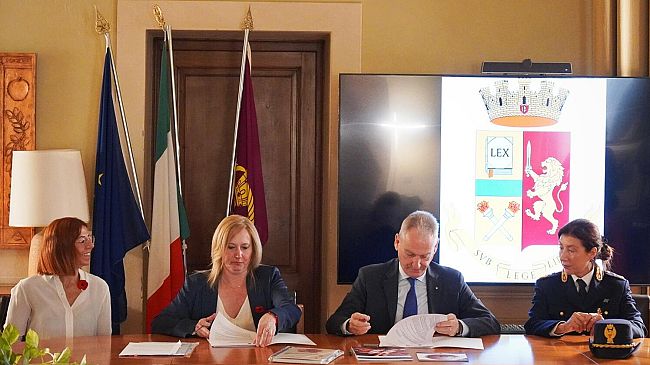 Artemisia esclusa dalla rete Dire