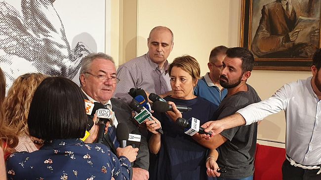 Donne in vetrina: Salvini lascia la Lega