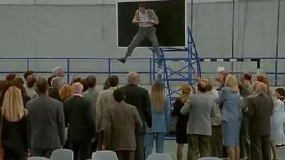 Minaccia condomini e detiene coltelli, preso emulo di Benigni