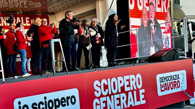 'Le piazze si sono riempite, le fabbriche si sono svuotate'