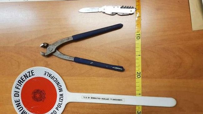 Ladro di biciclette al Duomo: preso su segnalazione dei passanti