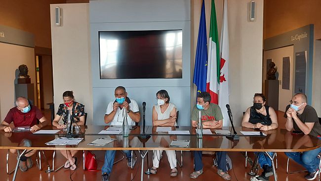 Firenze, manifestazione contro il Governo Draghi 