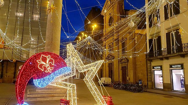 Luminarie a Firenze: oggi via Tornabuoni accende il suo Natale 