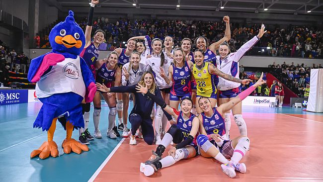 Volley Donne: Scandicci super con le turche
