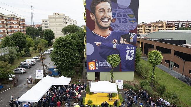Murale per Astori, Firenze si commuove 