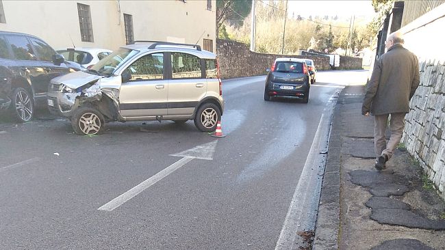 Incidente al Galluzzo: traffico deviato e rallentato