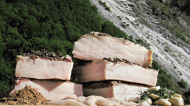 Lardo di Colonnata premiato dal Touring Club Italiano