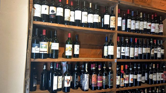 Colpo notturno in una enoteca in via degli Alfani