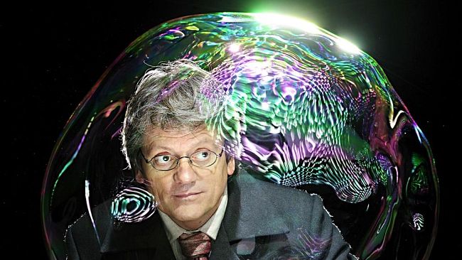 Pep Bou si ripresenta al Teatro di Rifredi con le sue bolle di sapone