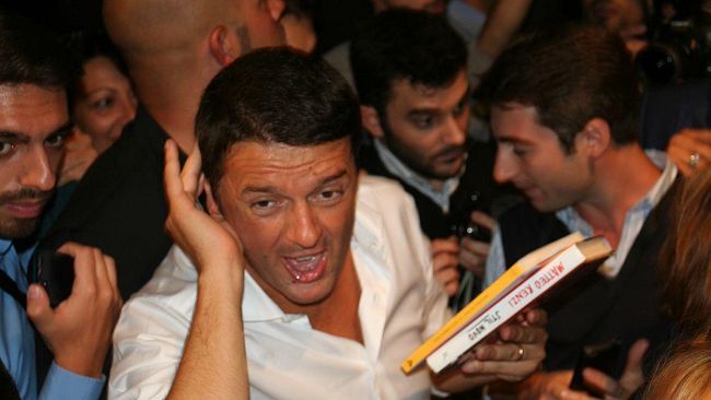 Matteo Renzi chiude la Leopolda 2013, il carro si lancia alla guida del Partito