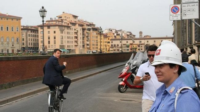 Matteo Renzi in bicicletta? ''Solo adesione di facciata''