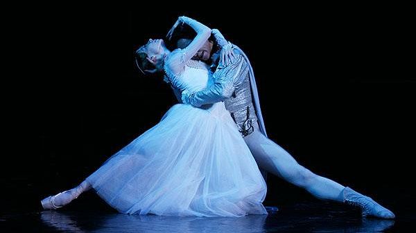 Balletto novecentesco a Pisa, con Romeo e Giulietta