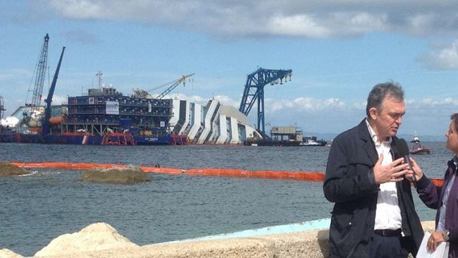 Costa Concordia, fase di raddrizzamento in corso durerà intera notte