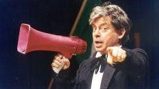 Paolo Rossi in scena al Teatro Manzoni di Pistoia venerdì 6 e sabato 7 febbraio (ore 21) in <I>Adunata popolare di delirio organizzato</I>