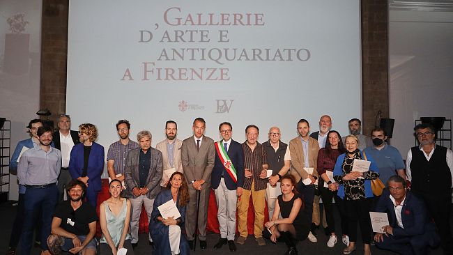 Le Gallerie d'arte e antiquariato di Firenze in un libro