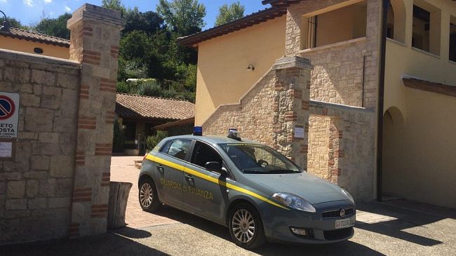 Guardia di Finanza: sequestrate 54 unità immobiliari tra Poggibonsi e San Gimignano