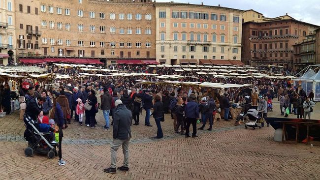 Mercato nel Campo: 200 mila visitatori a Siena in due giorni