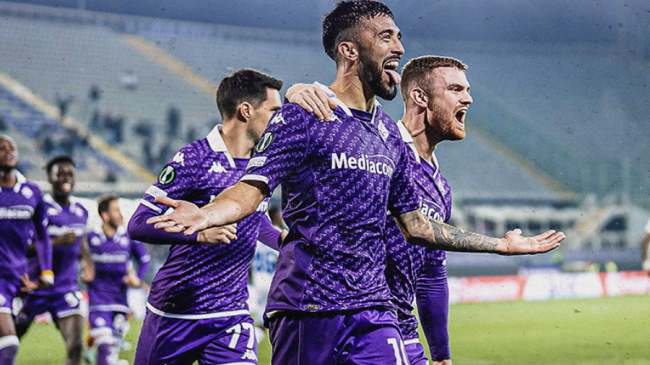 Viola di rimonta, tre punti d'oro nella battaglia di nervi con il Genk