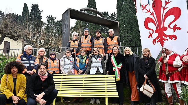 Giulio Regeni: una panchina gialla in sua memoria