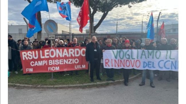 Oggi lo sciopero dei lavoratori della Leonardo di Campi Bisenzio