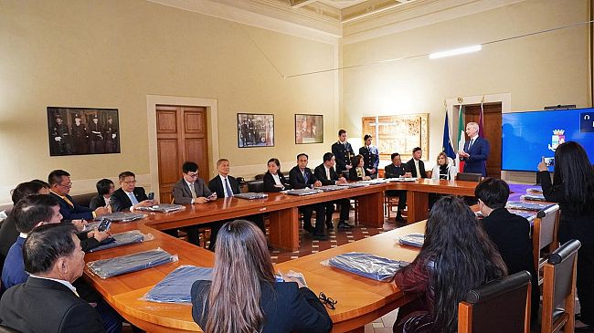 Firenze: la Polizia riceve la visita del Senato Thailandese