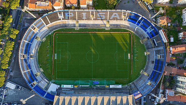 Festa per la serie A: consegnato il Gonfalone d’Argento al Pisa