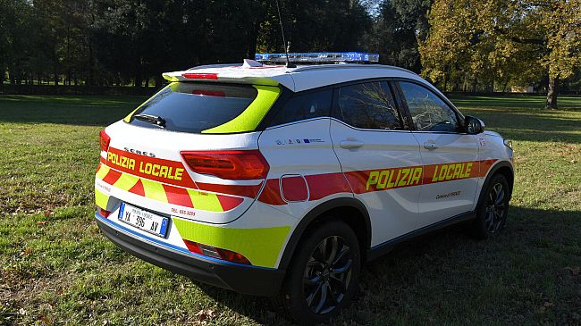 Firenze: ecco le nuove auto elettriche della Polizia municipale