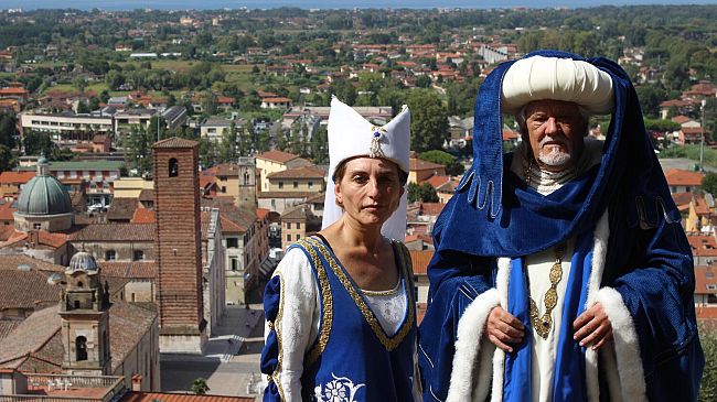 Pietrasanta Medievale: weekend tra figuranti, cavalieri e arcieri