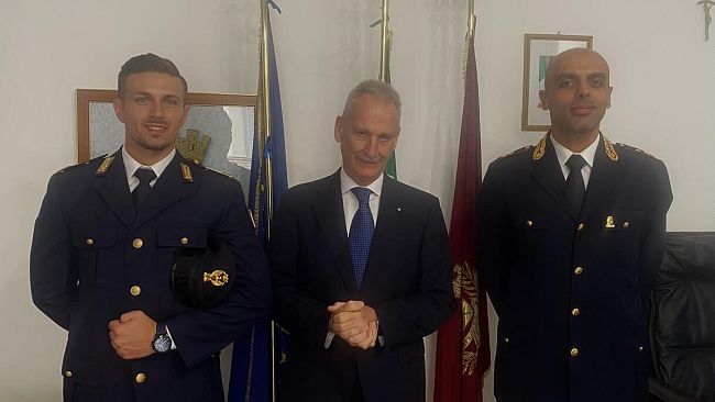 Evaso dalla detenzione domiciliare armeggiava su un'auto