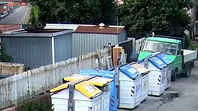 Rifiuti, getta ventilatore nell'indifferenziato: multato