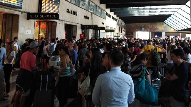 Treni, l'incendio doloso a Rovezzano ha mandato in tilt l'Italia: alle 16 il sopralluogo di Salvini