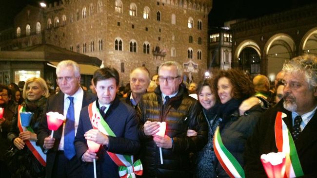 Attentati Bruxelles: le immagini della fiaccolata a Firenze